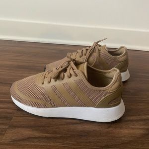 Brown/ Tan stripe Adidas sneakers women’s size 8.5